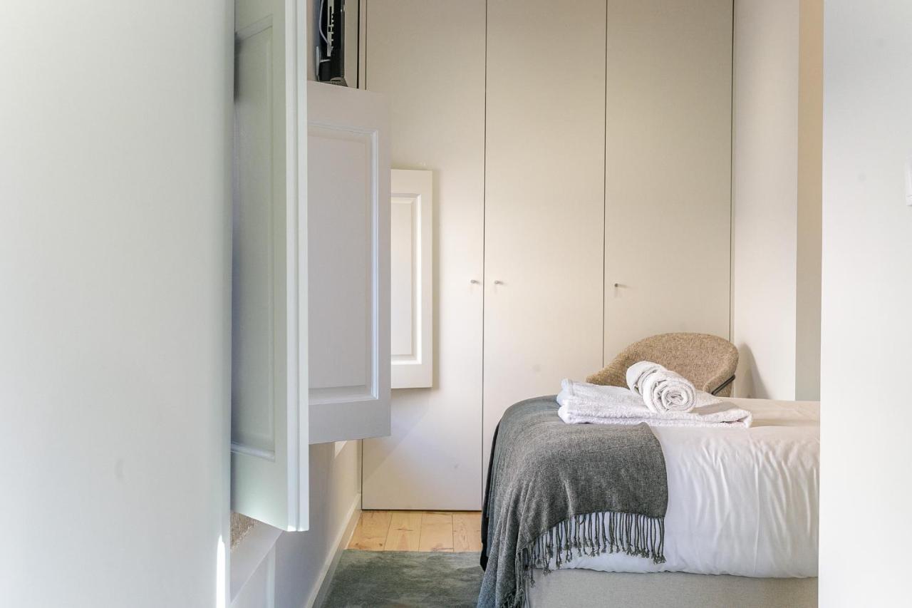 Lovelystay - Downtown Studio With Pool, Ac And Balcony OOporto Exterior foto