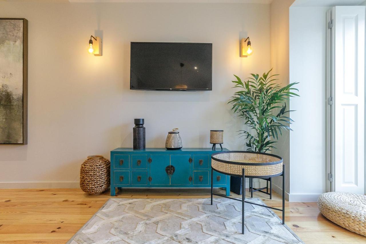 Lovelystay - Downtown Studio With Pool, Ac And Balcony OOporto Exterior foto