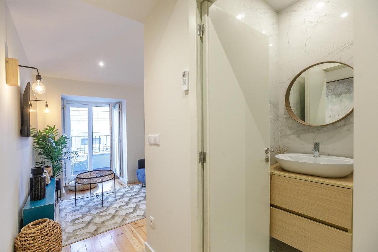 Lovelystay - Downtown Studio With Pool, Ac And Balcony OOporto Exterior foto